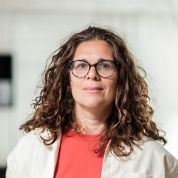 Neem contact op met Goele Van Dam